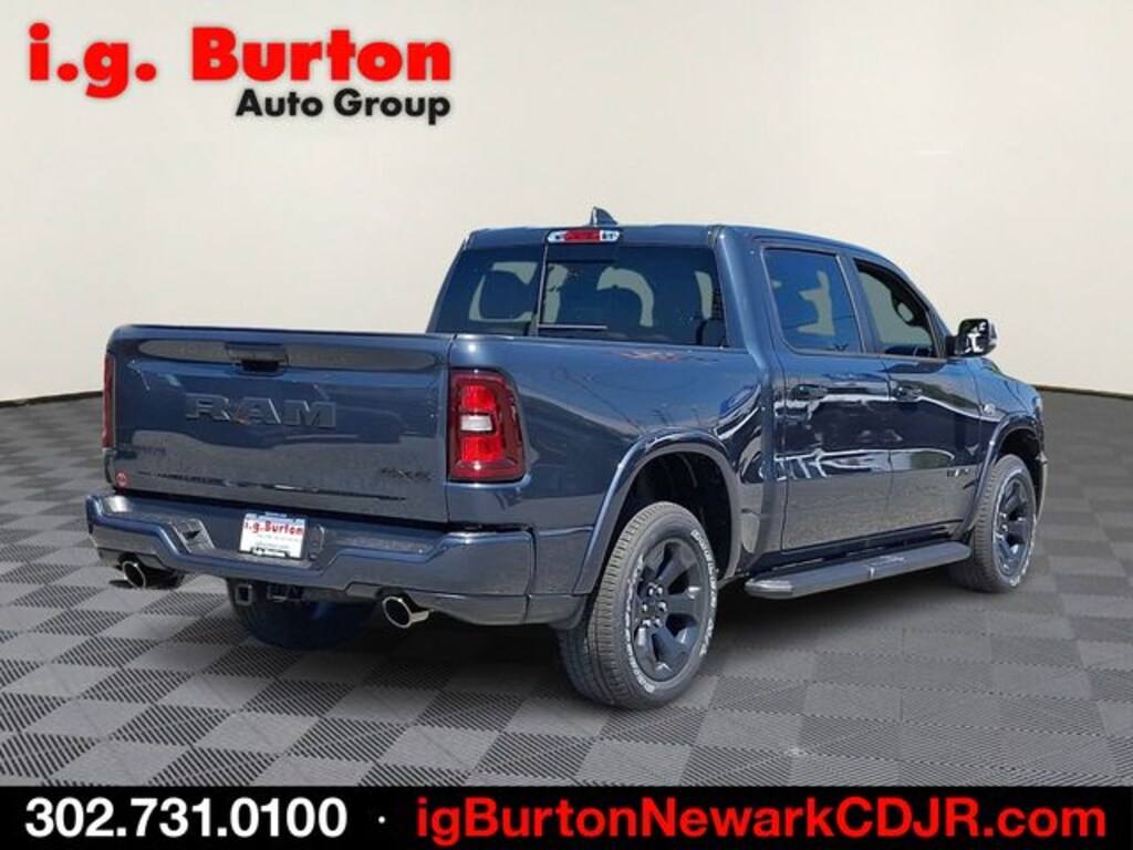 New 2026 Ram 1500 BIG HORN CREW CAB 4X4 5'7 BOX Pickup