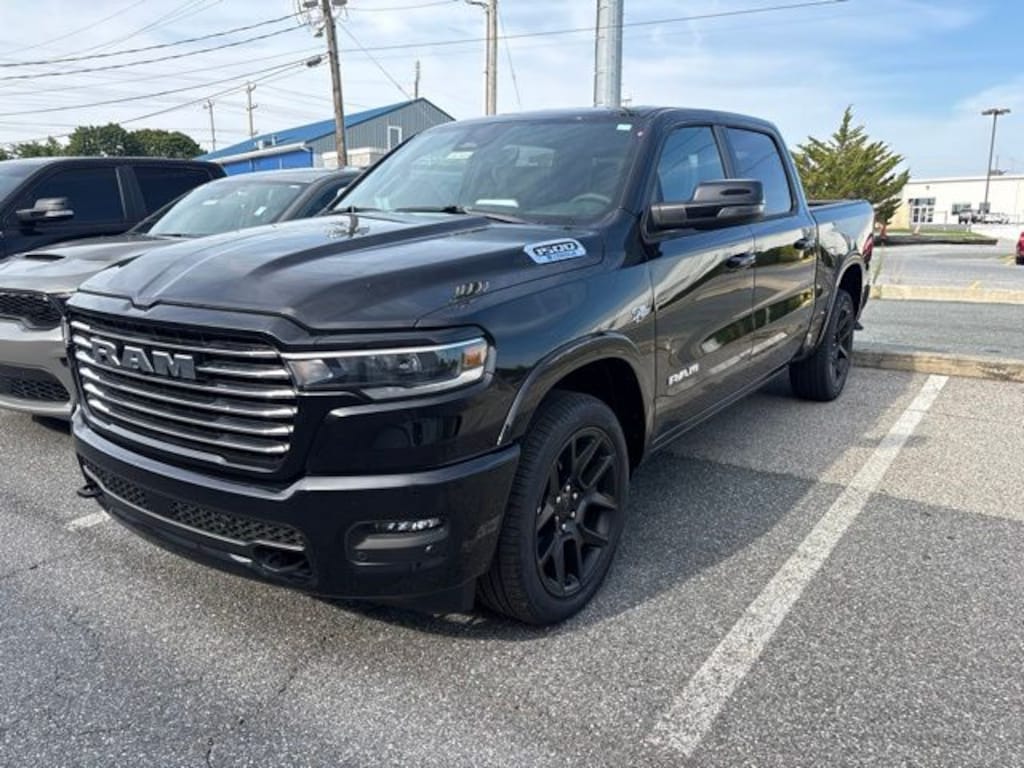 New 2026 Ram 1500 LARAMIE CREW CAB 4X4 5'7 BOX Pickup