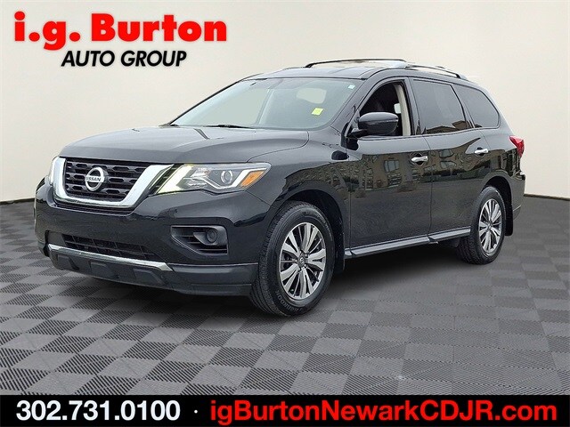 2020 Nissan Pathfinder S photo 3