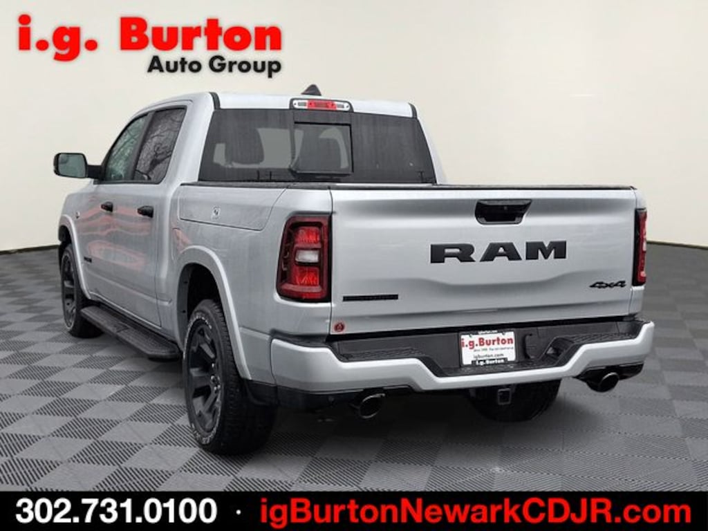 New 2026 Ram 1500 BIG HORN CREW CAB 4X4 5'7 BOX Pickup