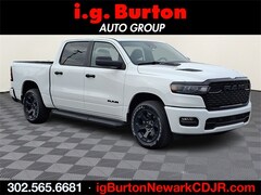 2026 Ram 1500 EXPRESS CREW CAB 4X4 5'7 BOX Pickup
