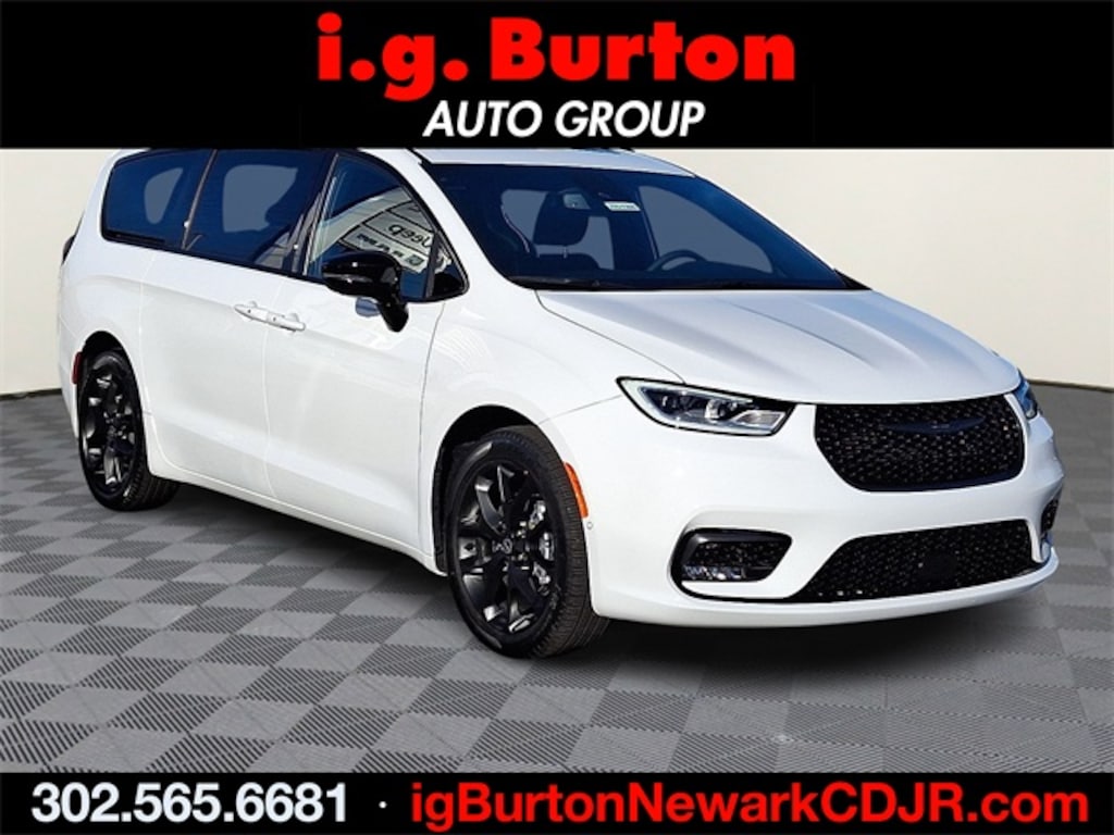 New 2026 Chrysler Pacifica LIMITED Passenger Van