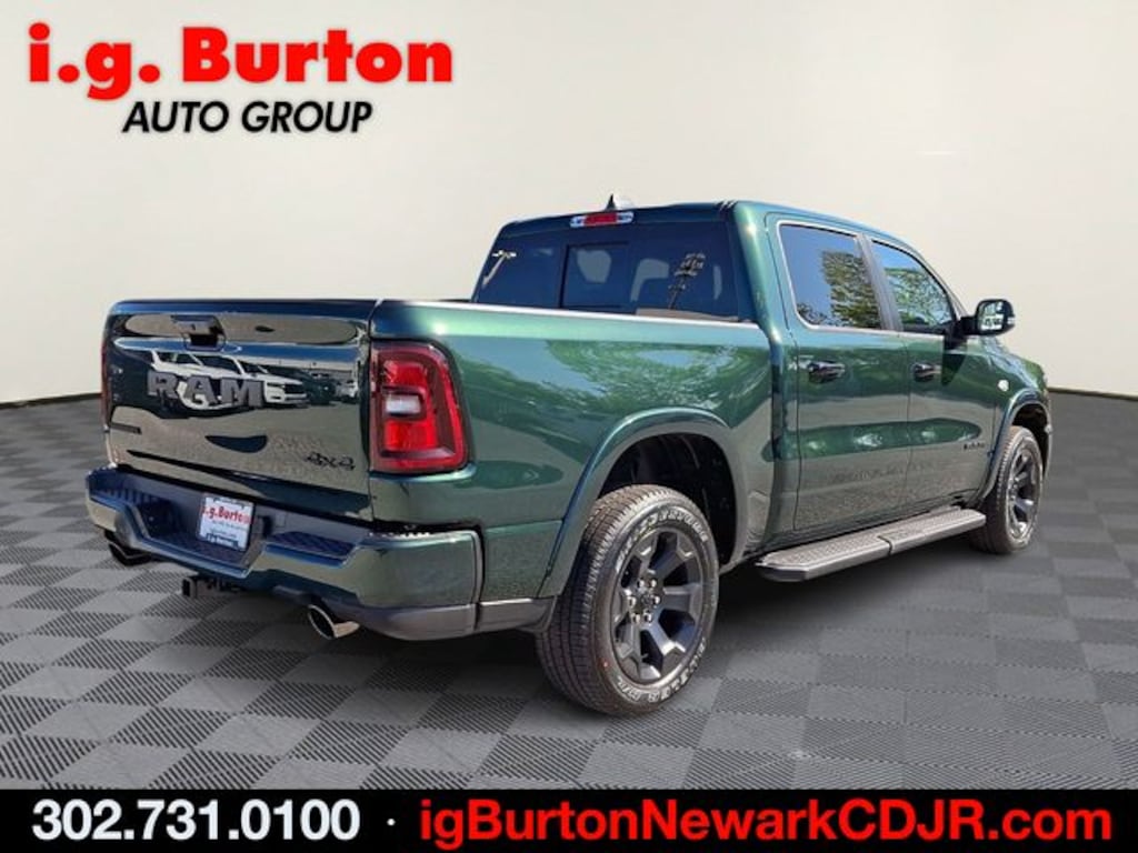 New 2026 Ram 1500 BIG HORN CREW CAB 4X4 5'7 BOX Pickup