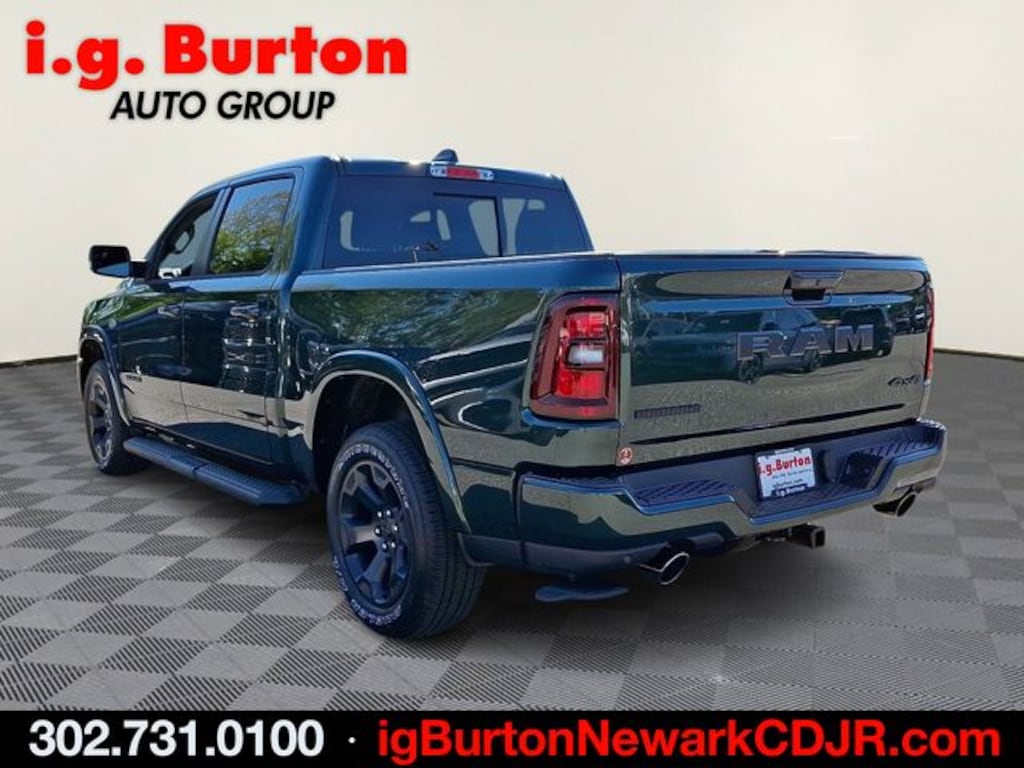 New 2026 Ram 1500 BIG HORN CREW CAB 4X4 5'7 BOX Pickup