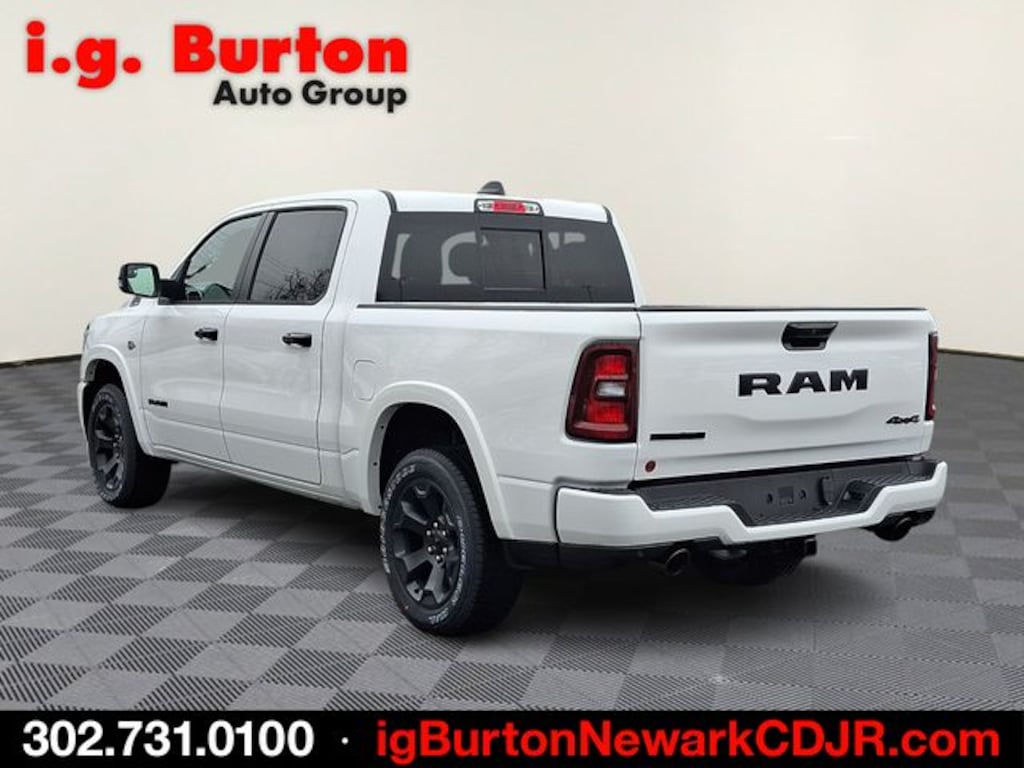 New 2026 Ram 1500 BIG HORN CREW CAB 4X4 5'7 BOX Pickup