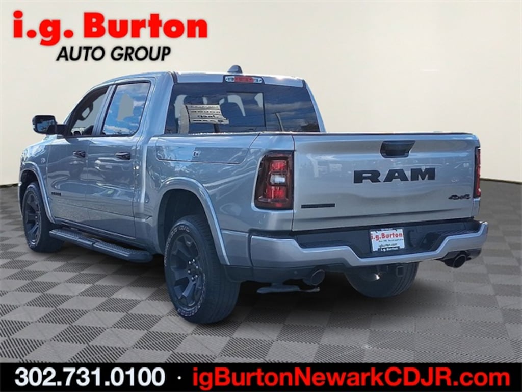 New 2026 Ram 1500 BIG HORN CREW CAB 4X4 5'7 BOX Pickup