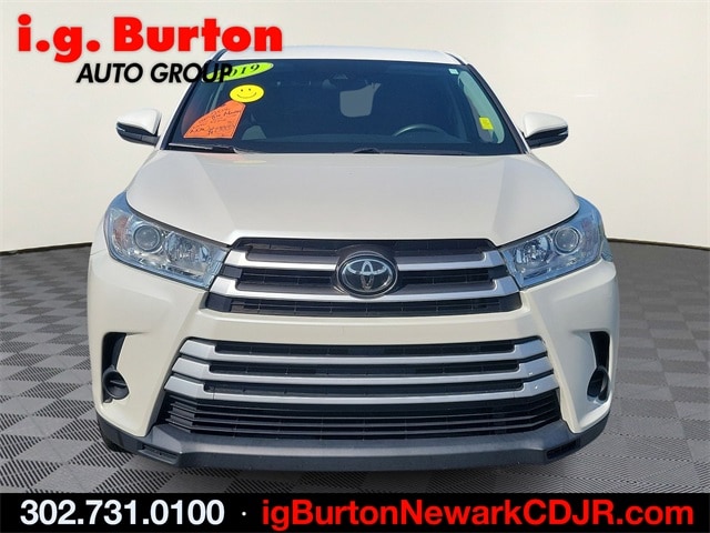 Used 2019 Toyota Highlander LE with VIN 5TDBZRFH0KS987571 for sale in Newark, DE