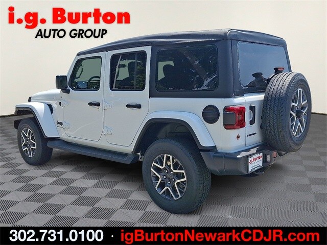 2025 Jeep Wrangler Sahara photo 3