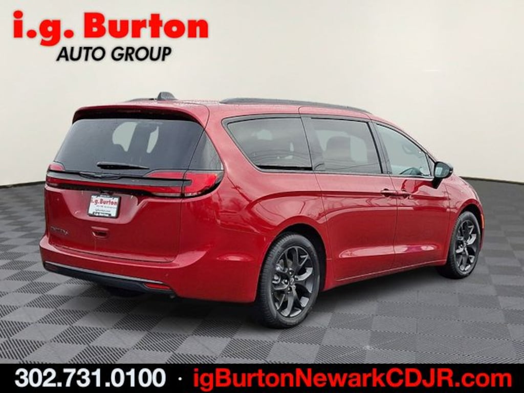 New 2026 Chrysler Pacifica SELECT Passenger Van