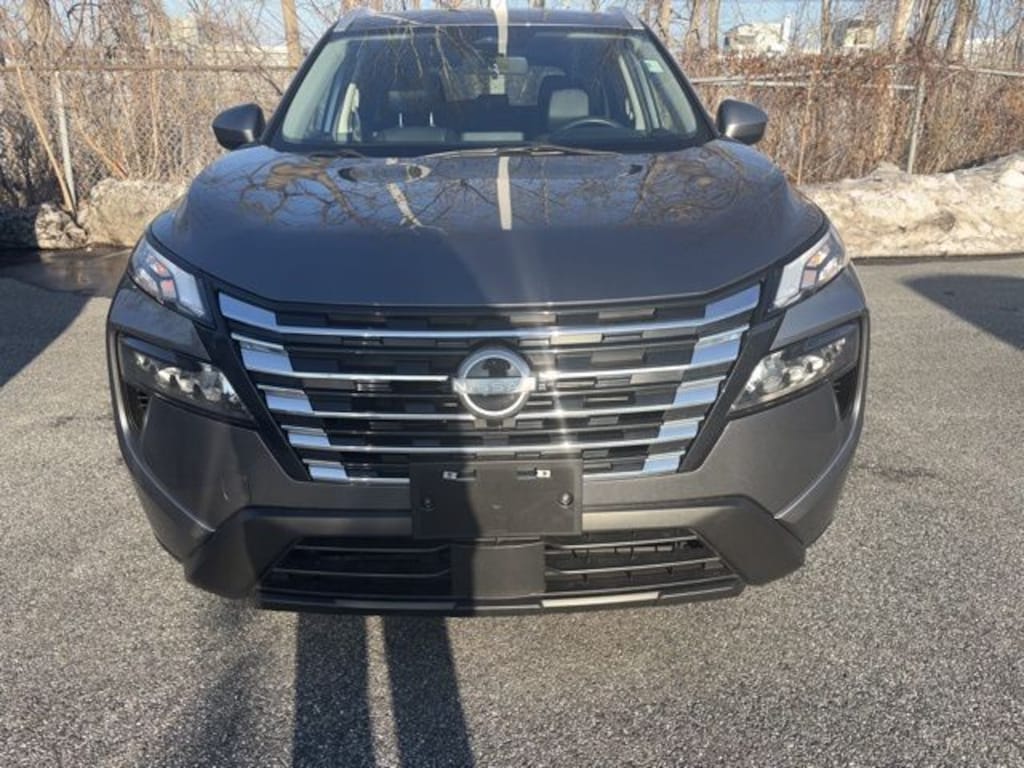 Used 2024 Nissan Rogue SV SUV