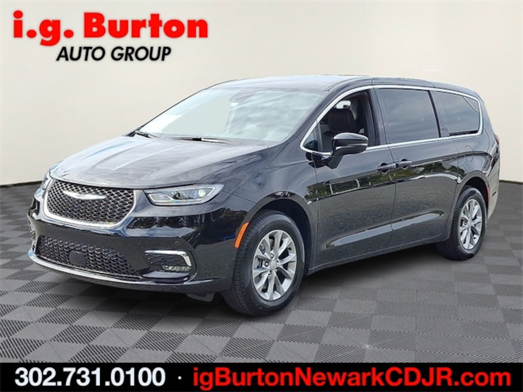 New 2026 Chrysler Pacifica SELECT AWD Passenger Van