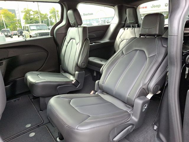 2026 Chrysler Pacifica Select - Photo 6