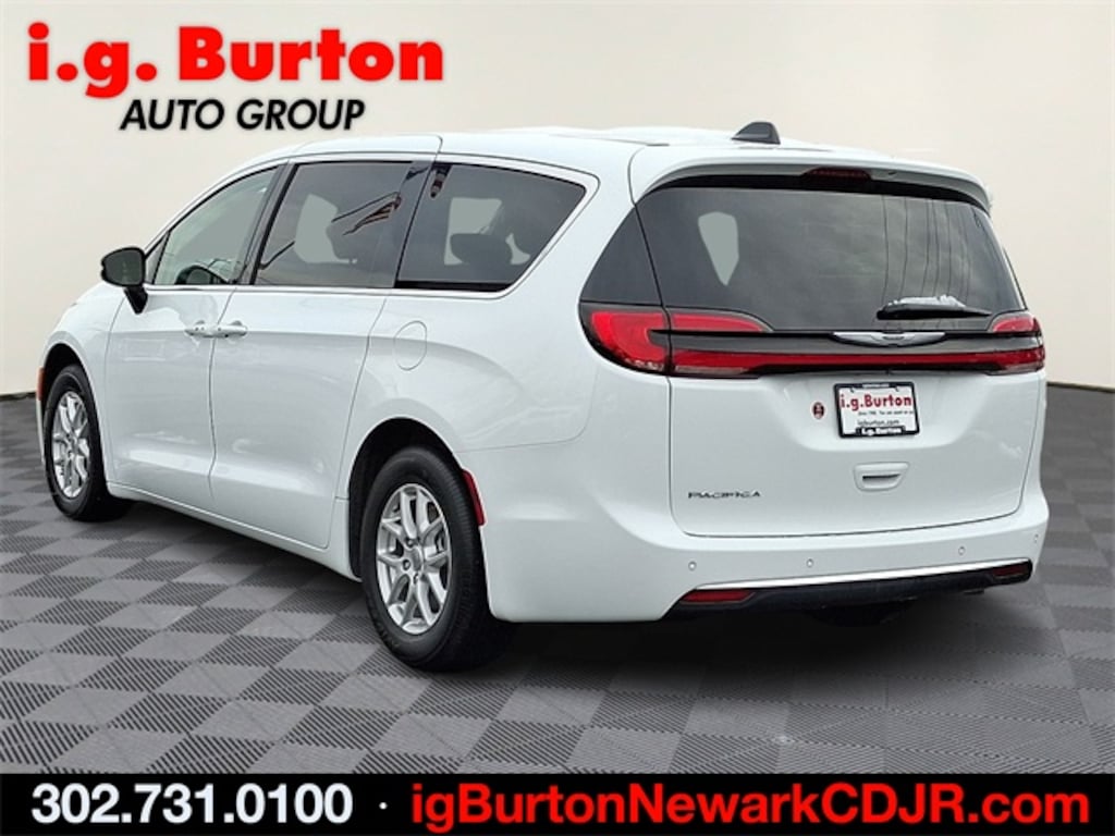 Certified 2024 Chrysler Pacifica Touring L Minivan/Van