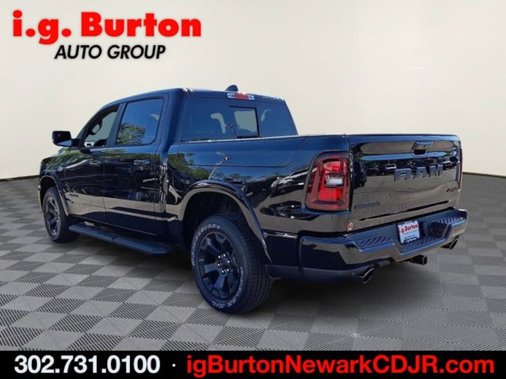 New 2026 Ram 1500 BIG HORN CREW CAB 4X4 5'7 BOX Pickup
