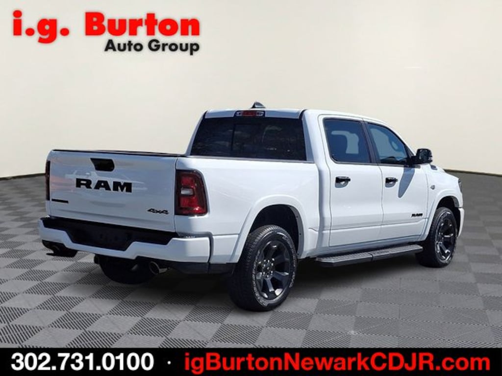 New 2026 Ram 1500 BIG HORN CREW CAB 4X4 5'7 BOX Pickup