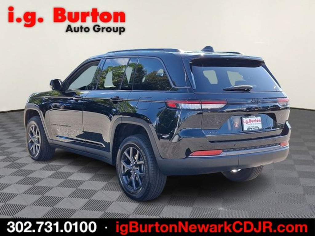 New 2027 Jeep Grand Cherokee Laredo Altitude Sport Utility