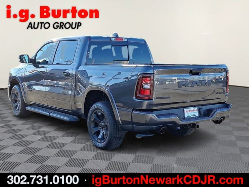 New 2026 Ram 1500 BIG HORN CREW CAB 4X4 5'7 BOX Pickup