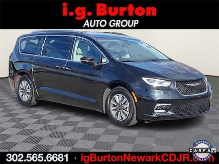 2021 Chrysler Pacifica Hybrid Touring L Minivan/Van