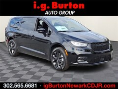 2026 Chrysler Pacifica LIMITED AWD Passenger Van