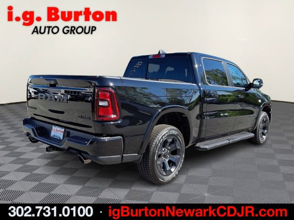 New 2026 Ram 1500 BIG HORN CREW CAB 4X4 5'7 BOX Pickup