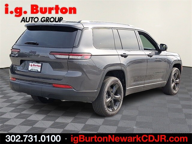 2025 Jeep Grand Cherokee Altitude photo 4