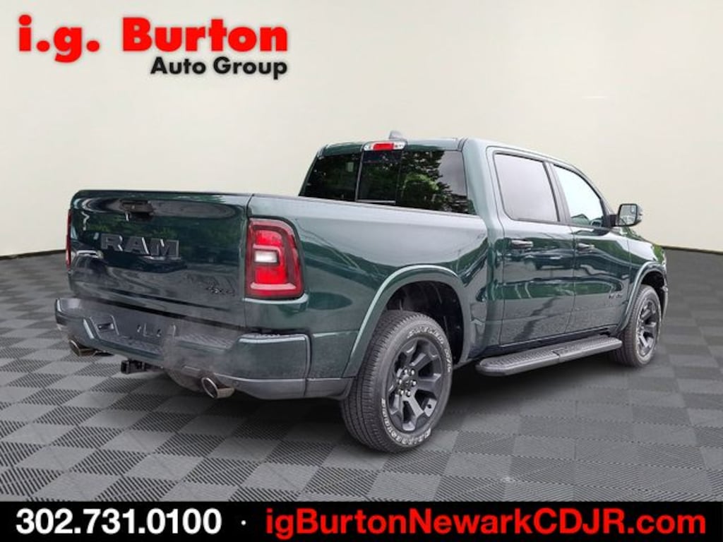 New 2026 Ram 1500 BIG HORN CREW CAB 4X4 5'7 BOX Pickup