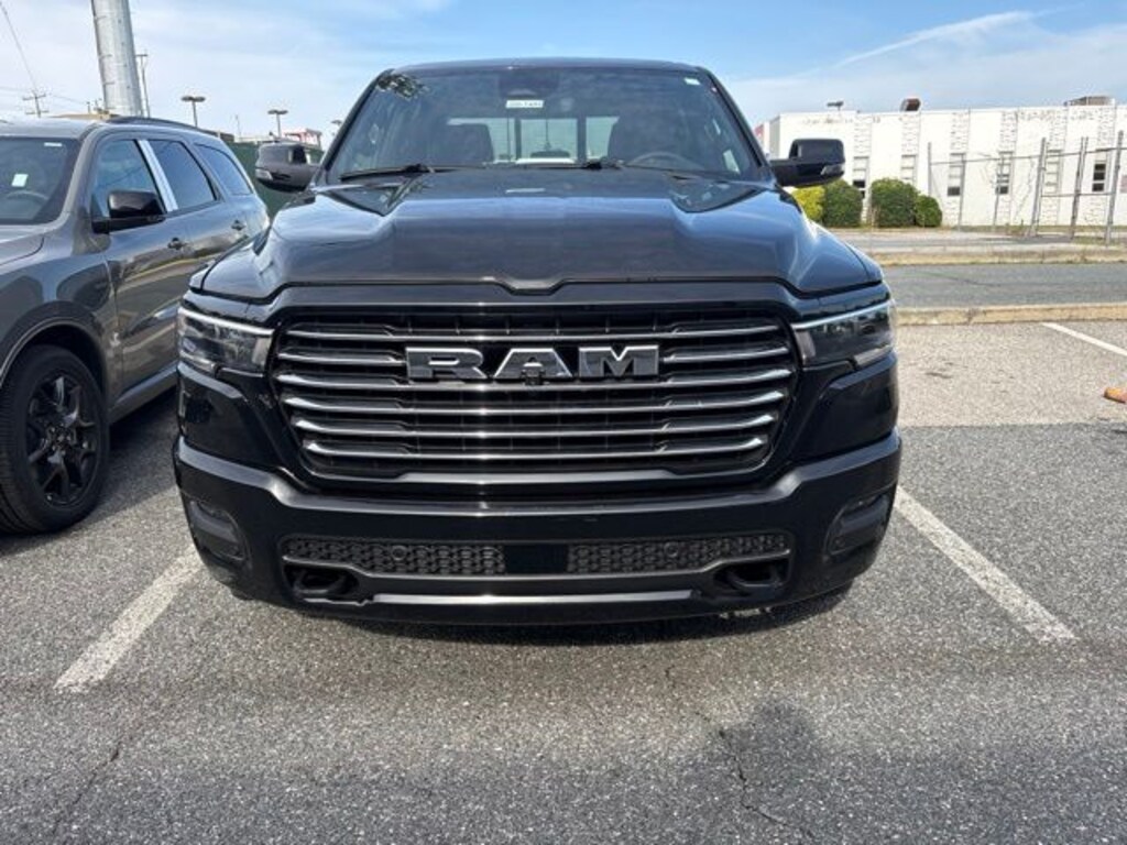 New 2026 Ram 1500 LARAMIE CREW CAB 4X4 5'7 BOX Pickup