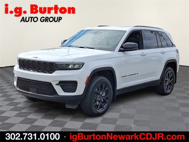 2025 Jeep Grand Cherokee Altitude photo 2