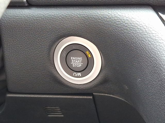 2026 Chrysler Pacifica Select - Photo 14
