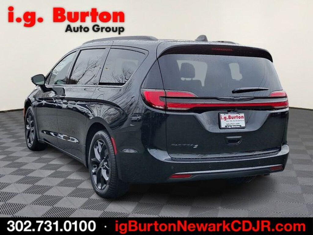 New 2026 Chrysler Pacifica SELECT Passenger Van