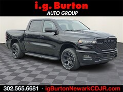 2026 Ram 1500 EXPRESS CREW CAB 4X4 5'7 BOX Pickup