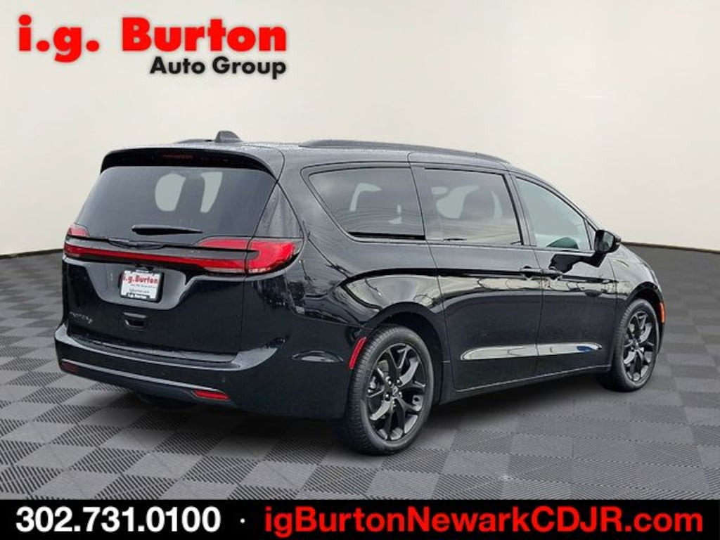 New 2026 Chrysler Pacifica SELECT Passenger Van