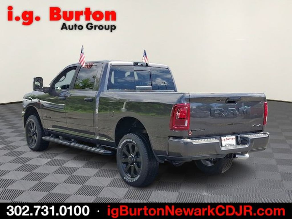 New 2026 Ram 2500 BIG HORN CREW CAB 4X4 6'4 BOX Pickup