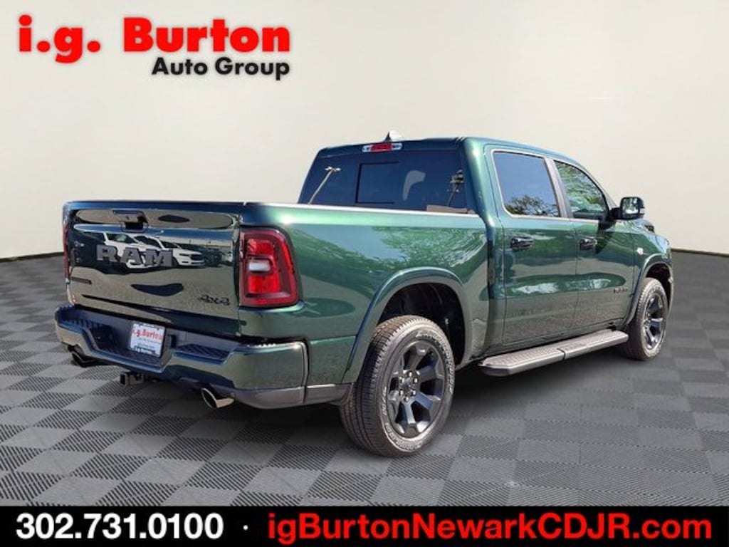 New 2026 Ram 1500 BIG HORN CREW CAB 4X4 5'7 BOX Pickup