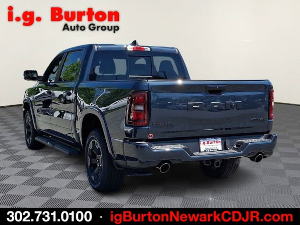 New 2026 Ram 1500 BIG HORN CREW CAB 4X4 5'7 BOX Pickup