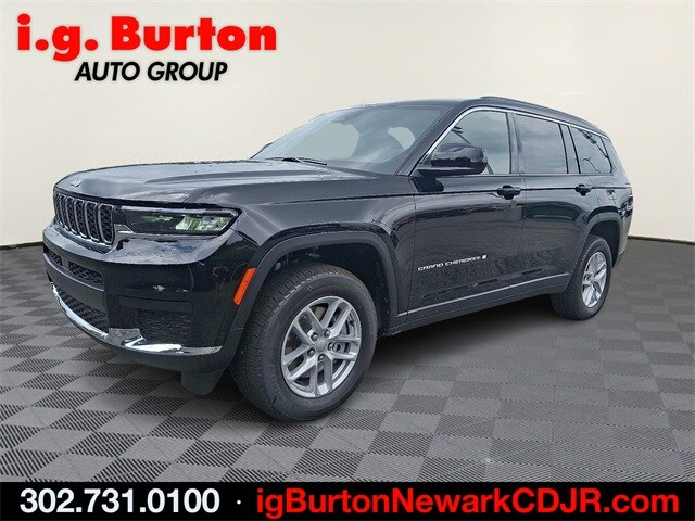 2025 Jeep Grand Cherokee Laredo photo 2