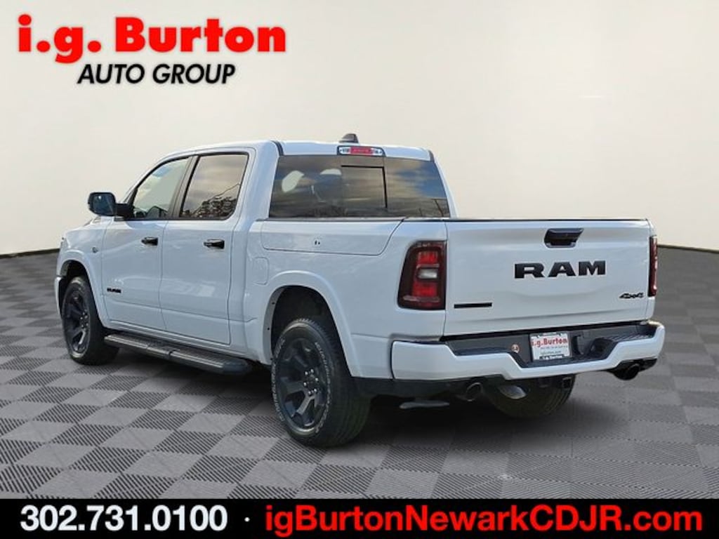 New 2026 Ram 1500 BIG HORN CREW CAB 4X4 5'7 BOX Pickup
