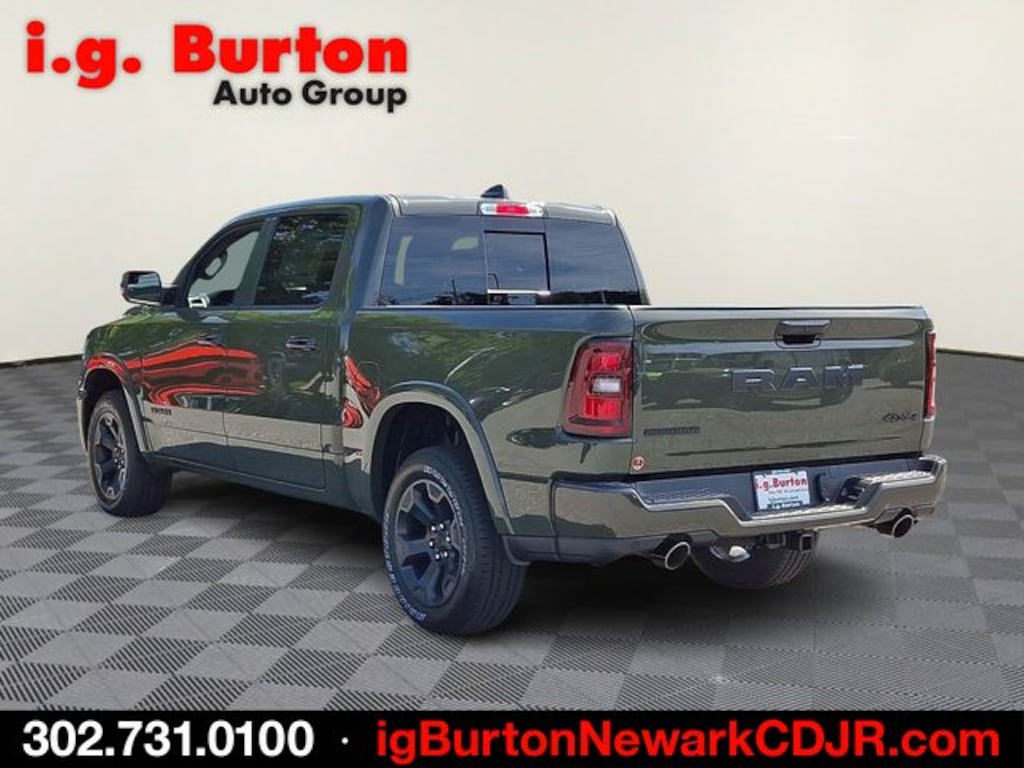 New 2026 Ram 1500 BIG HORN CREW CAB 4X4 5'7 BOX Pickup