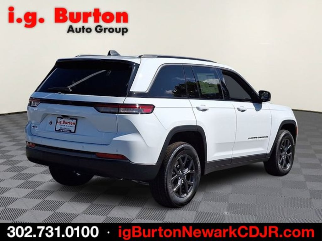 New 2027 Jeep Grand Cherokee Laredo Altitude Sport Utility