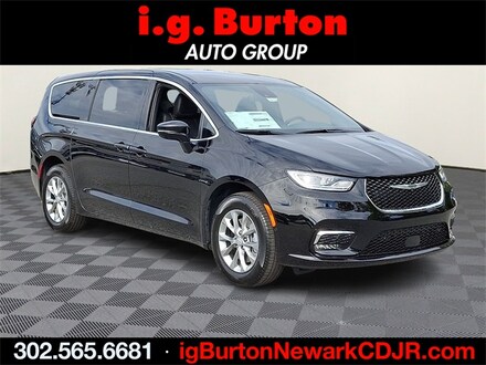 2026 Chrysler Pacifica SELECT AWD Passenger Van