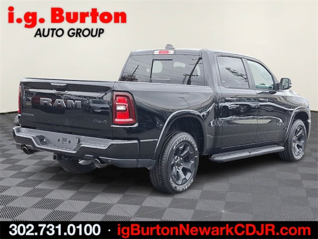 New 2026 Ram 1500 BIG HORN CREW CAB 4X4 5'7 BOX Pickup