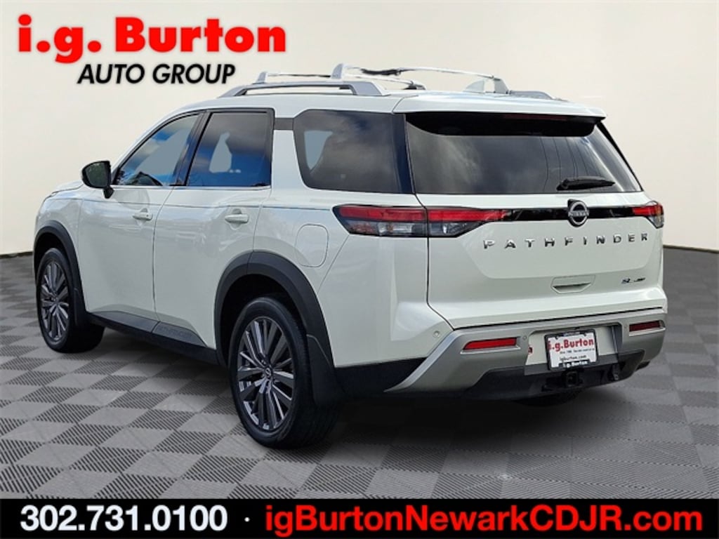 Used 2024 Nissan Pathfinder SL SUV