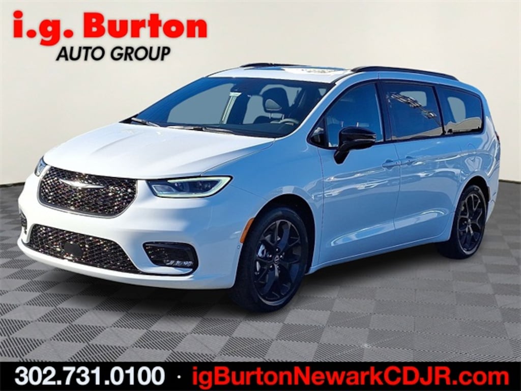 New 2026 Chrysler Pacifica LIMITED Passenger Van