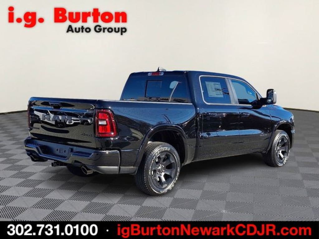 New 2026 Ram 1500 BIG HORN CREW CAB 4X4 5'7 BOX Pickup