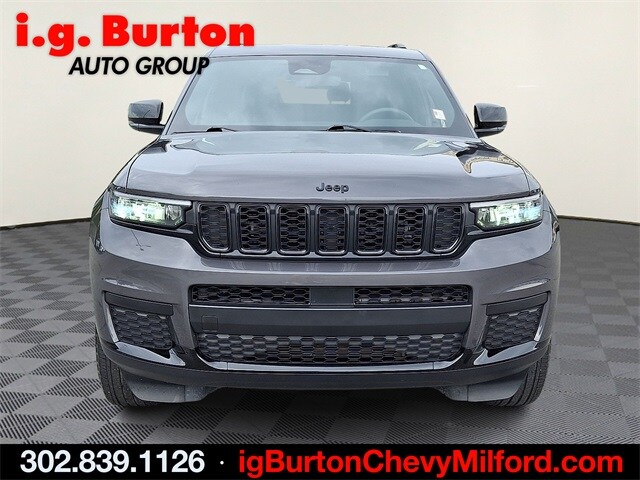 2024 Jeep Grand Cherokee Altitude photo 2