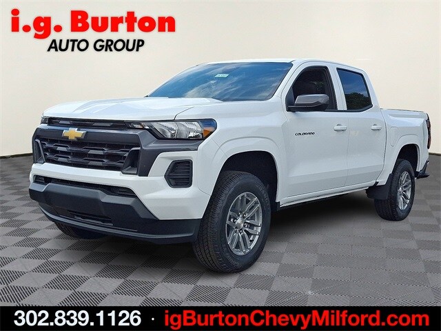 2025 Chevrolet Colorado Work Truck LT photo 2