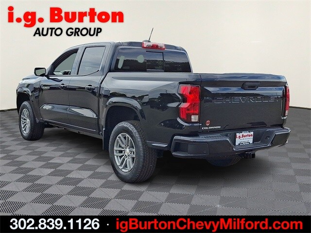 2025 Chevrolet Colorado Work Truck LT photo 3