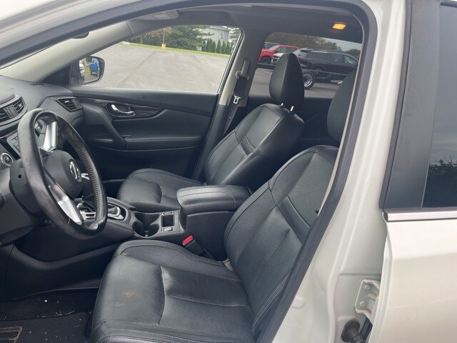 2018 Nissan Rogue SL photo 2