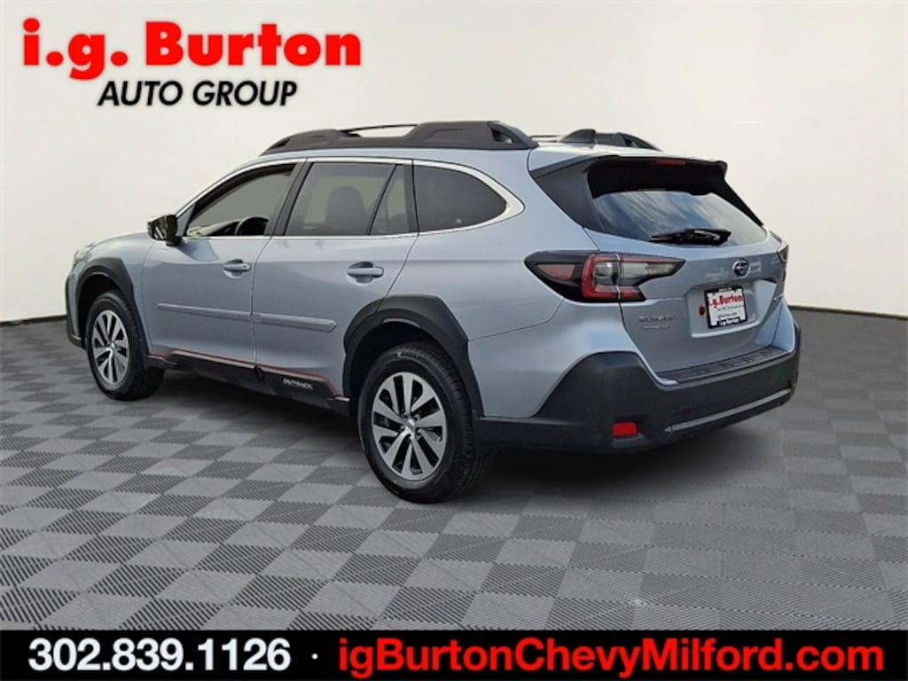Used 2024 Subaru Outback Premium SUV