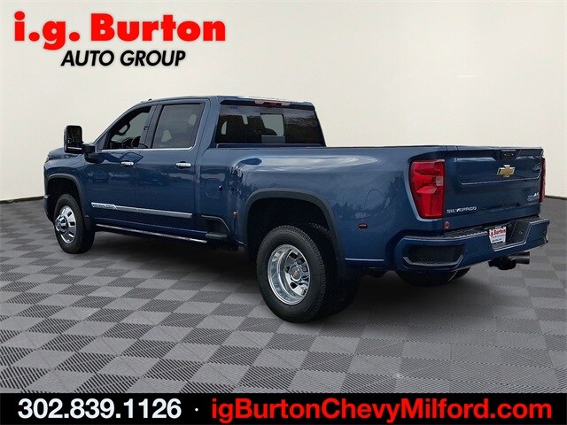 2026 Chevrolet Silverado 3500HD High Country Sport photo 3